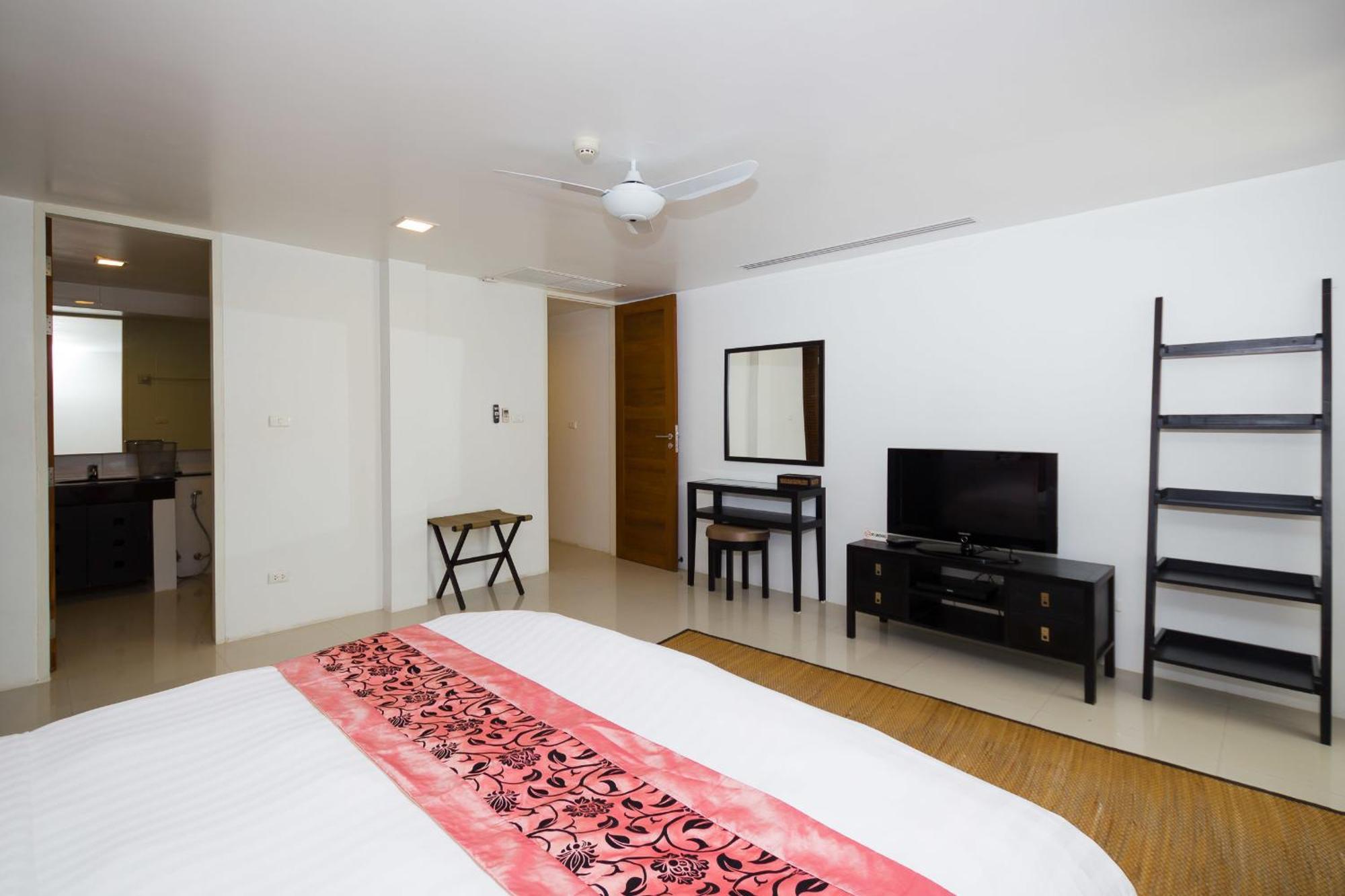 Jirana Patong Villa Room photo