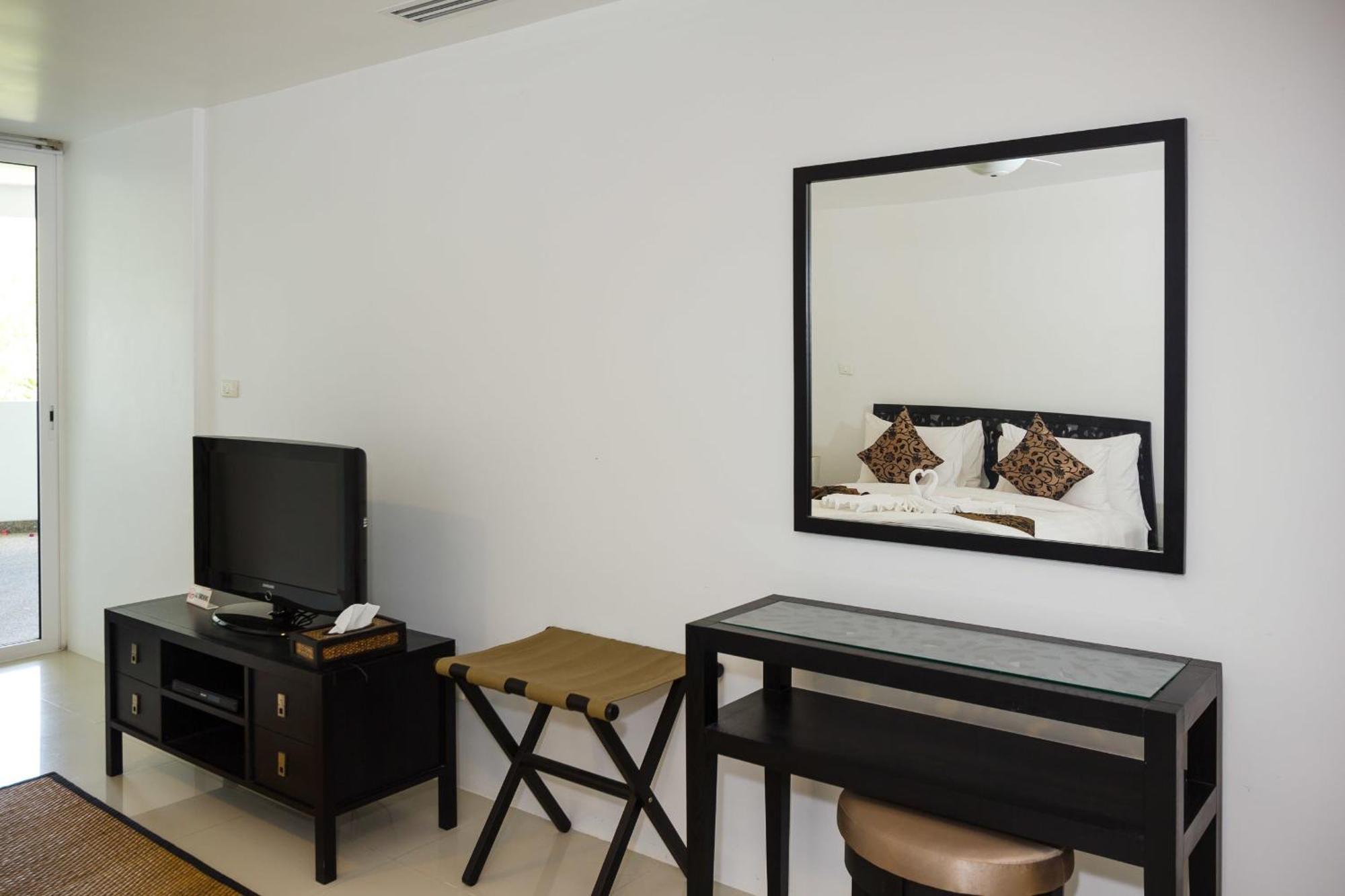Jirana Patong Villa Room photo